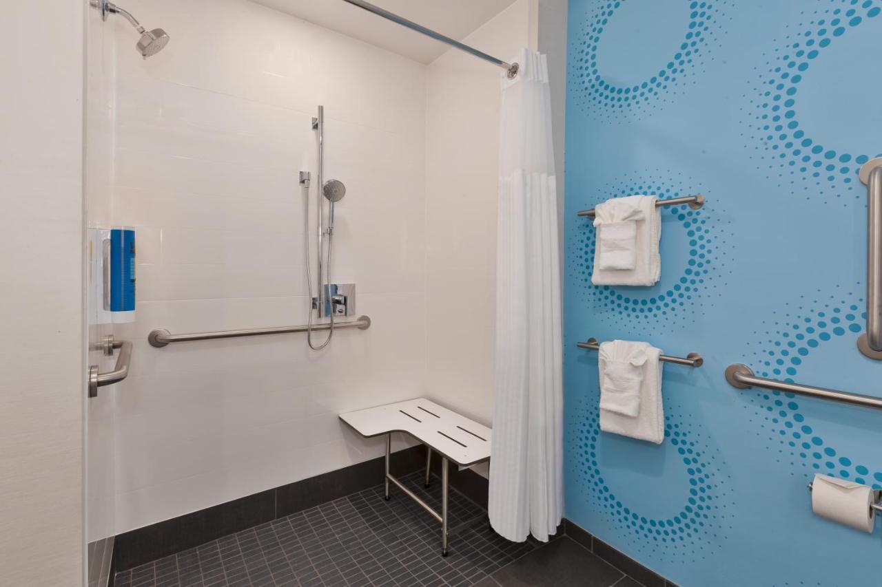 Tru By Hilton Comstock Park Grand Rapids, Mi Hotel Екстериор снимка