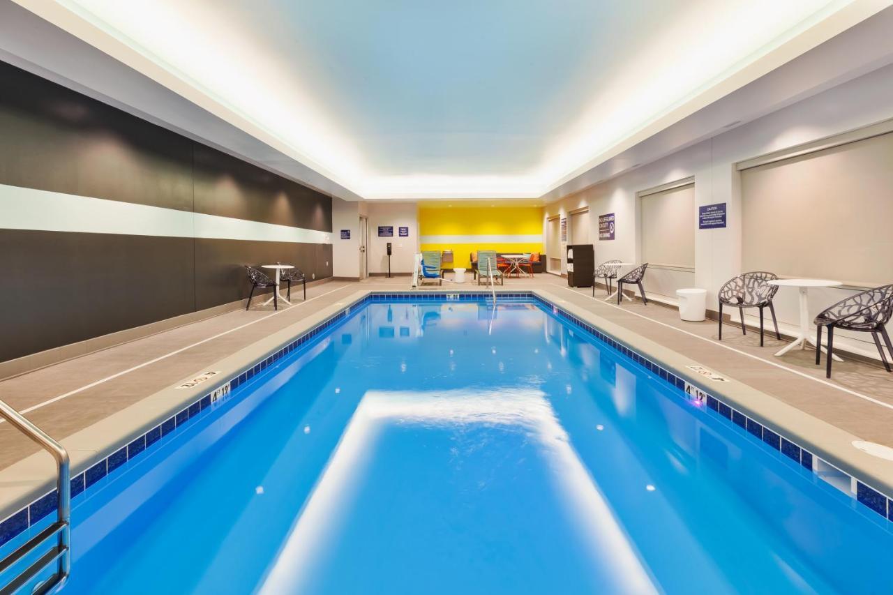 Tru By Hilton Comstock Park Grand Rapids, Mi Hotel Екстериор снимка