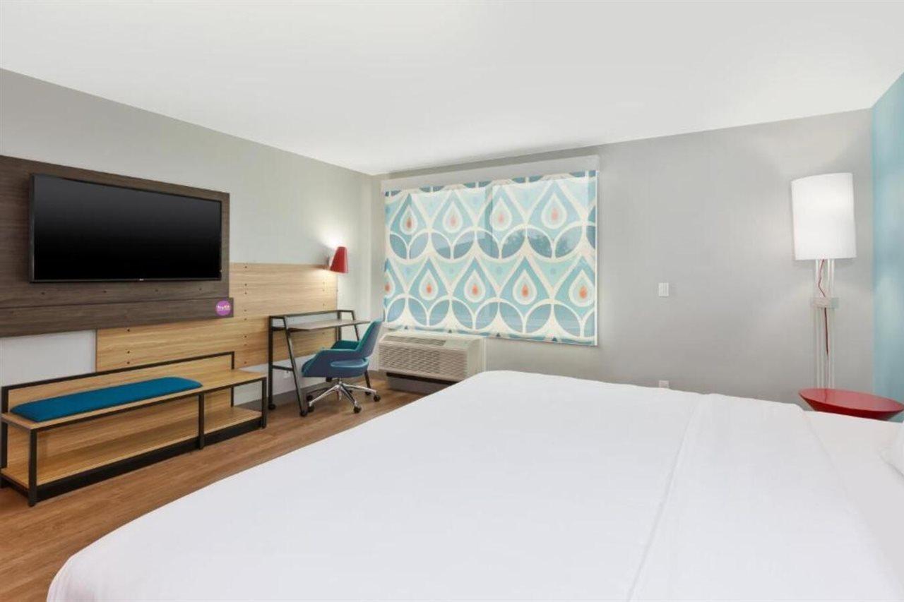 Tru By Hilton Comstock Park Grand Rapids, Mi Hotel Екстериор снимка